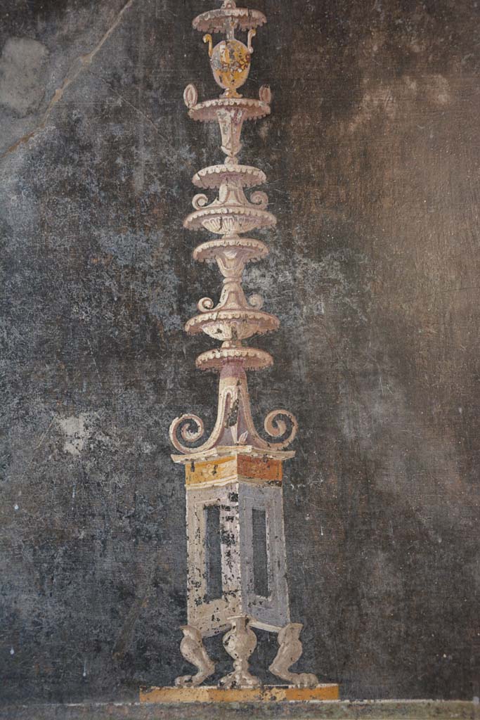 V.4.a Pompeii. March 2019. 
Room ‘h’, painted decoration below small panel at west end of south wall.
Foto Annette Haug, ERC Grant 681269 DÉCOR.