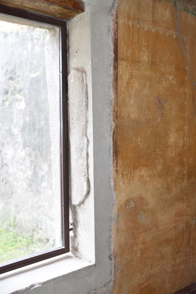 V.4.a Pompeii. March 2018. Room ‘i’, detail from south side of window in east wall.      
Foto Annette Haug, ERC Grant 681269 DÉCOR