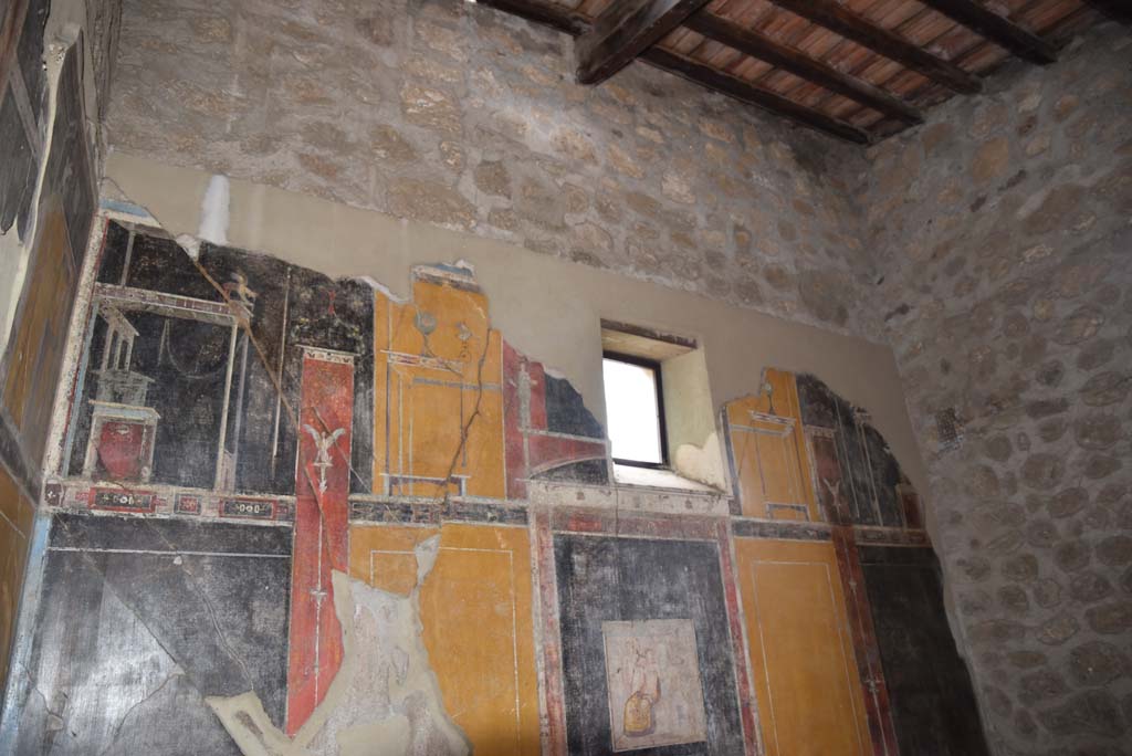 V.4.a Pompeii. March 2018. Room ‘g’, looking towards upper east wall of cubiculum. 
Foto Annette Haug, ERC Grant 681269 DÉCOR