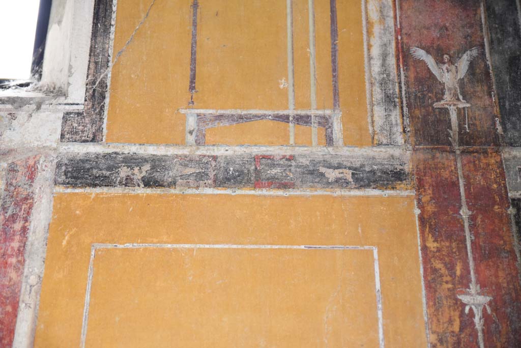 V.4.a Pompeii. March 2018. Room ‘g’, detail from upper east wall towards south end.
Foto Annette Haug, ERC Grant 681269 DÉCOR.