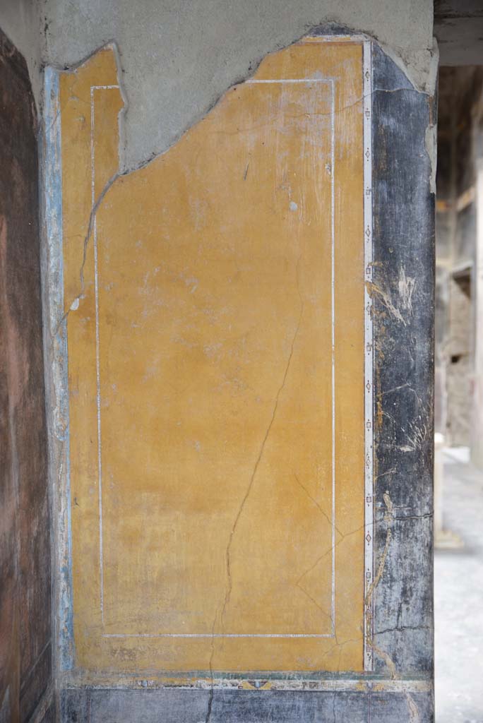 V.4.a Pompeii. March 2018. Room ‘g’, north wall in north-west corner.
Foto Annette Haug, ERC Grant 681269 DÉCOR.