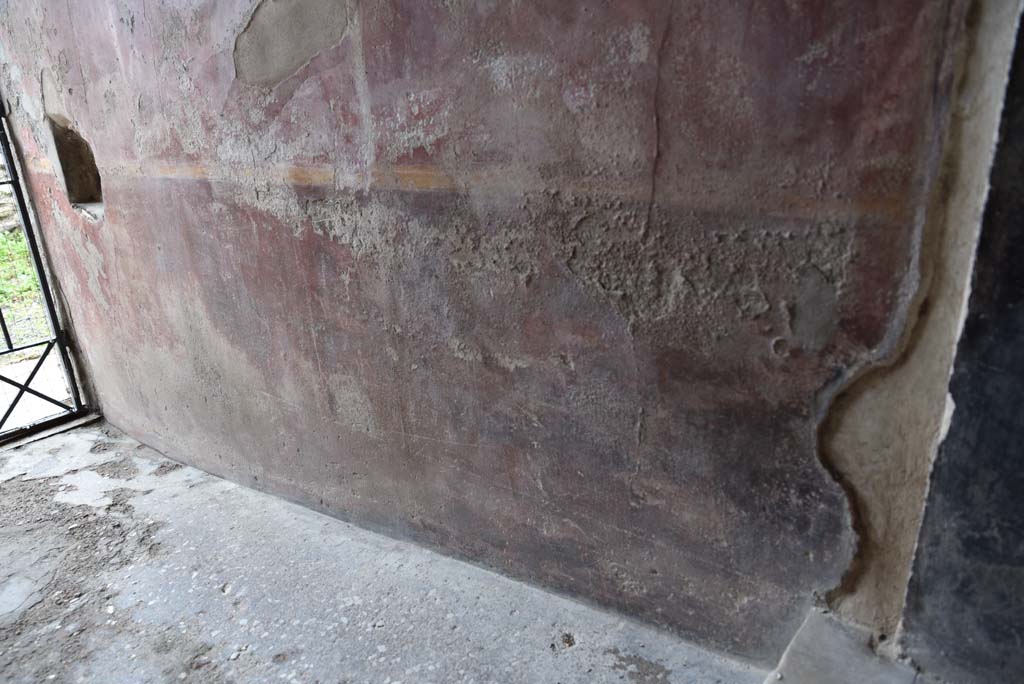 V.4.a Pompeii. March 2018. Looking west along lower north wall of entrance corridor/fauces.    
Foto Annette Haug, ERC Grant 681269 DÉCOR
