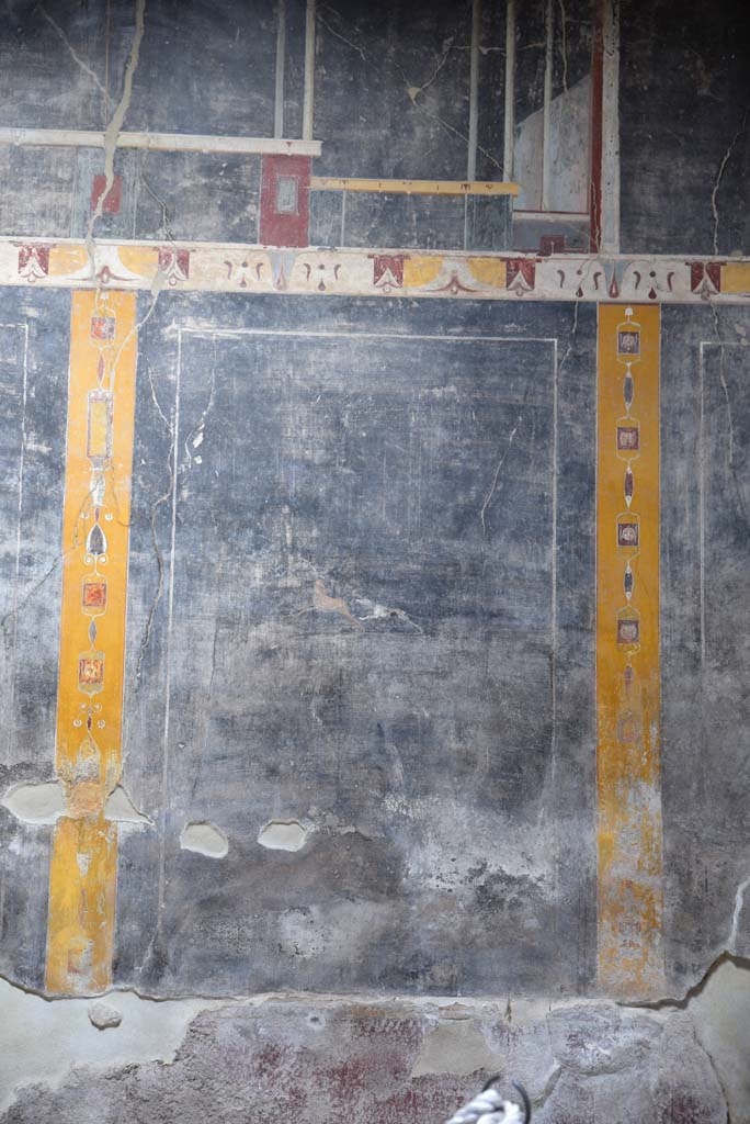 V.4.a Pompeii. March 2018. Room ‘b’, panel on right of centre on east side of north wall 
Foto Annette Haug, ERC Grant 681269 DÉCOR.