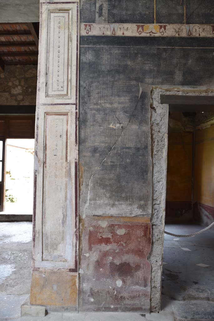 V.4.a Pompeii. March 2018. Room ‘b’, east wall of atrium between tablinum ad room ‘i’. 
Foto Annette Haug, ERC Grant 681269 DÉCOR.