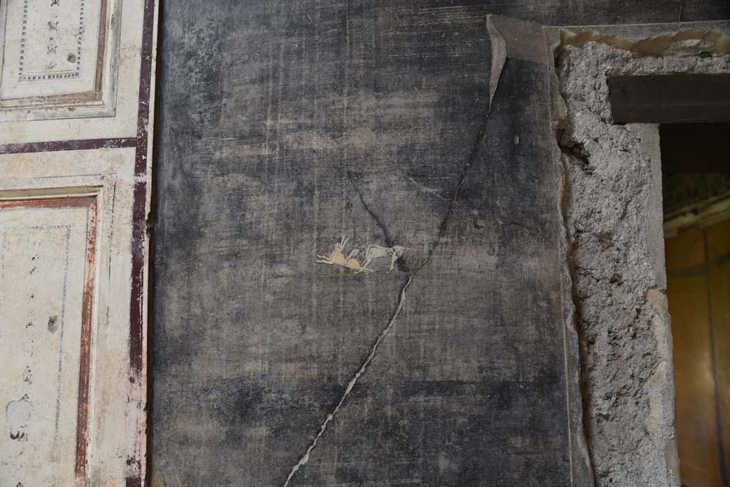 V.4.a Pompeii. March 2018. Room ‘b’, detail from centre of panel on east wall of atrium next to room ‘i’, on right.
Foto Annette Haug, ERC Grant 681269 DÉCOR.
