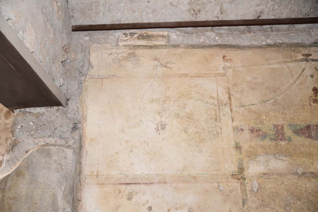 V.4.a Pompeii. March 2018. Room ‘c’, detail of upper east end of south wall.
Foto Annette Haug, ERC Grant 681269 DÉCOR.