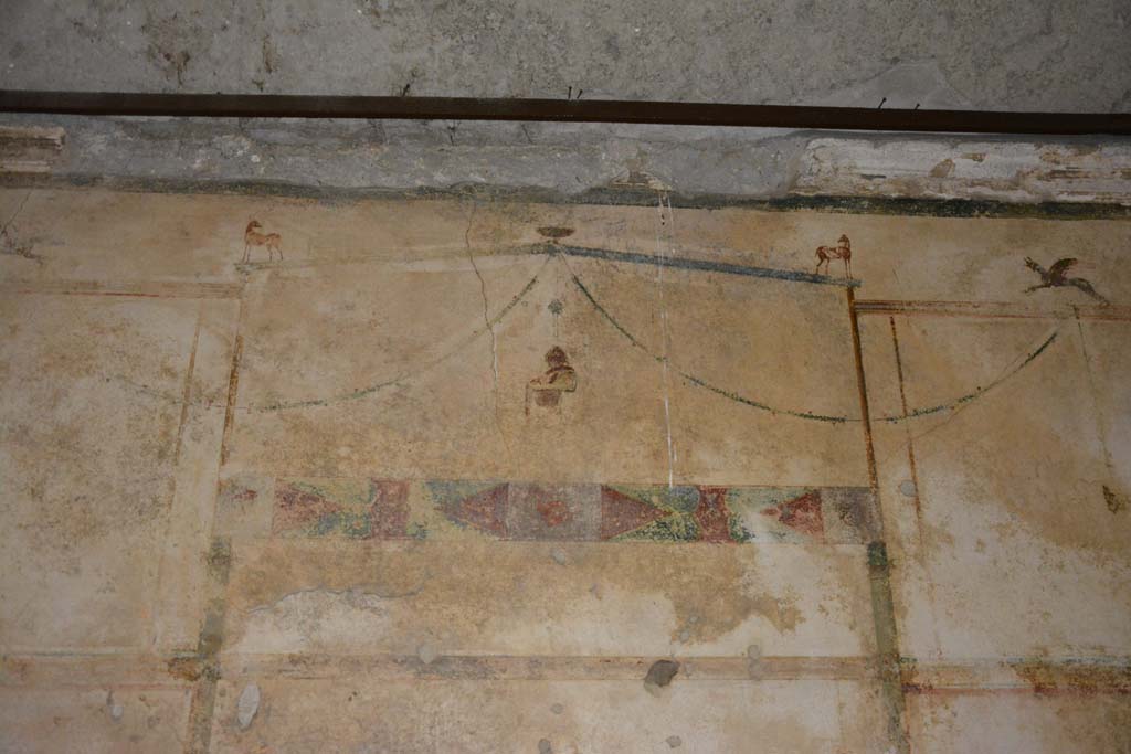 V.4.a Pompeii. March 2018. Room ‘c’, upper centre of south wall.
Foto Annette Haug, ERC Grant 681269 DÉCOR.