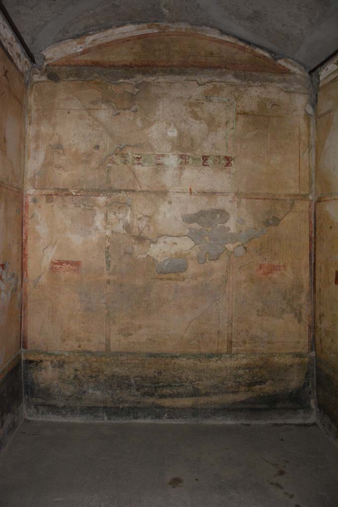 V.4.a Pompeii. March 2019. Room ‘c’, looking towards west wall
Foto Annette Haug, ERC Grant 681269 DÉCOR.