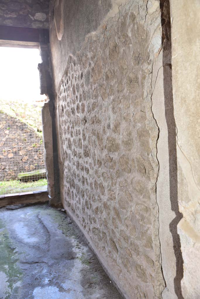 V.4.a Pompeii. March 2018. Room ‘k’, looking east along south wall of corridor.      
Foto Annette Haug, ERC Grant 681269 DÉCOR