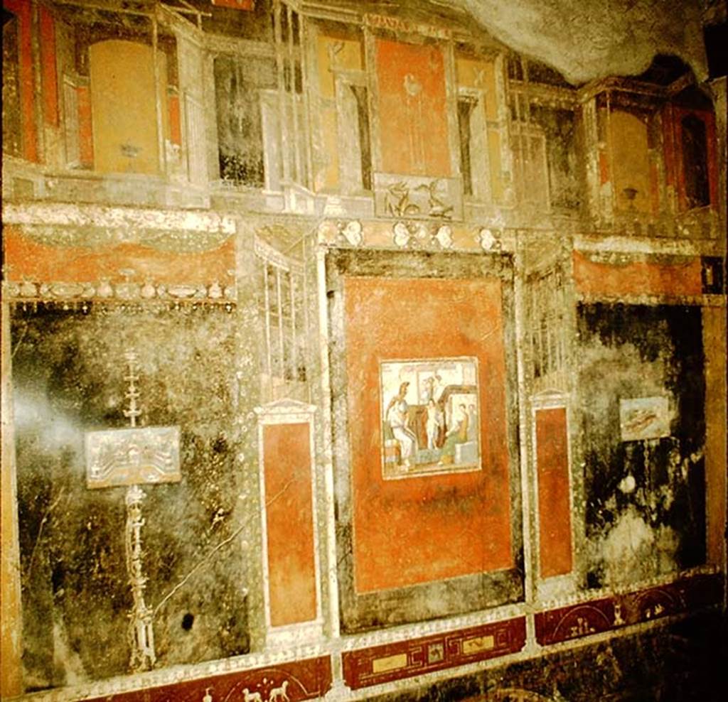 V.4.a Pompeii. 1957. Upper part of north wall of tablinum.
Photo by Stanley A. Jashemski
Source: The Wilhelmina and Stanley A. Jashemski archive in the University of Maryland Library, Special Collections (See collection page) and made available under the Creative Commons Attribution-Non Commercial License v.4. See Licence and use details.
J57f0283