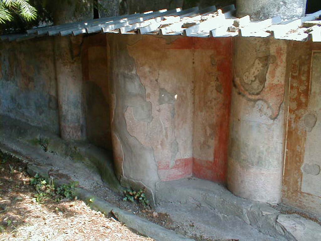 V.5.3 Pompeii. September 2004. Room 7, painted wall on peristyle.