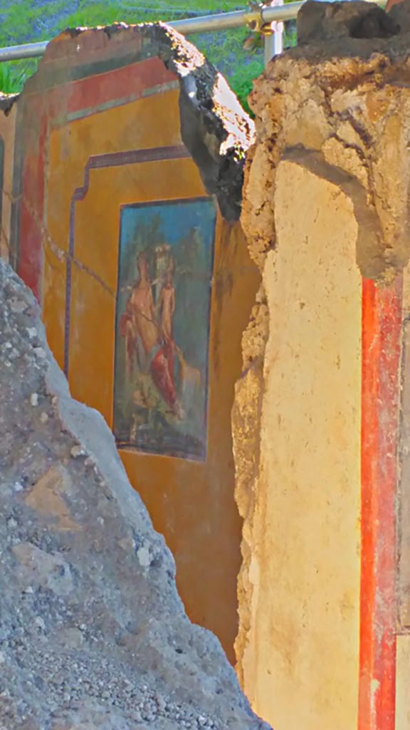 V.6.12 Pompeii. December 2019. 
Looking south-east from entrance corridor Amb. 8 towards south wall of atrium Amb. 25 with fresco of Narcissus. 
Photo courtesy of Giuseppe Ciaramella.