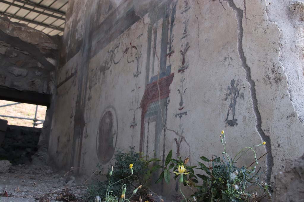 V.6.12 Pompeii, September 2021. Looking towards upper south wall. Photo courtesy of Klaus Heese.