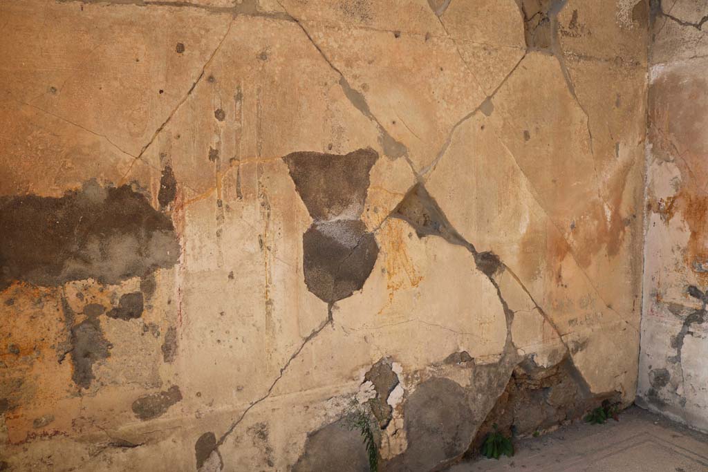 VI.1.6, Pompeii. December 2018. Looking towards north wall. Photo courtesy of Aude Durand.