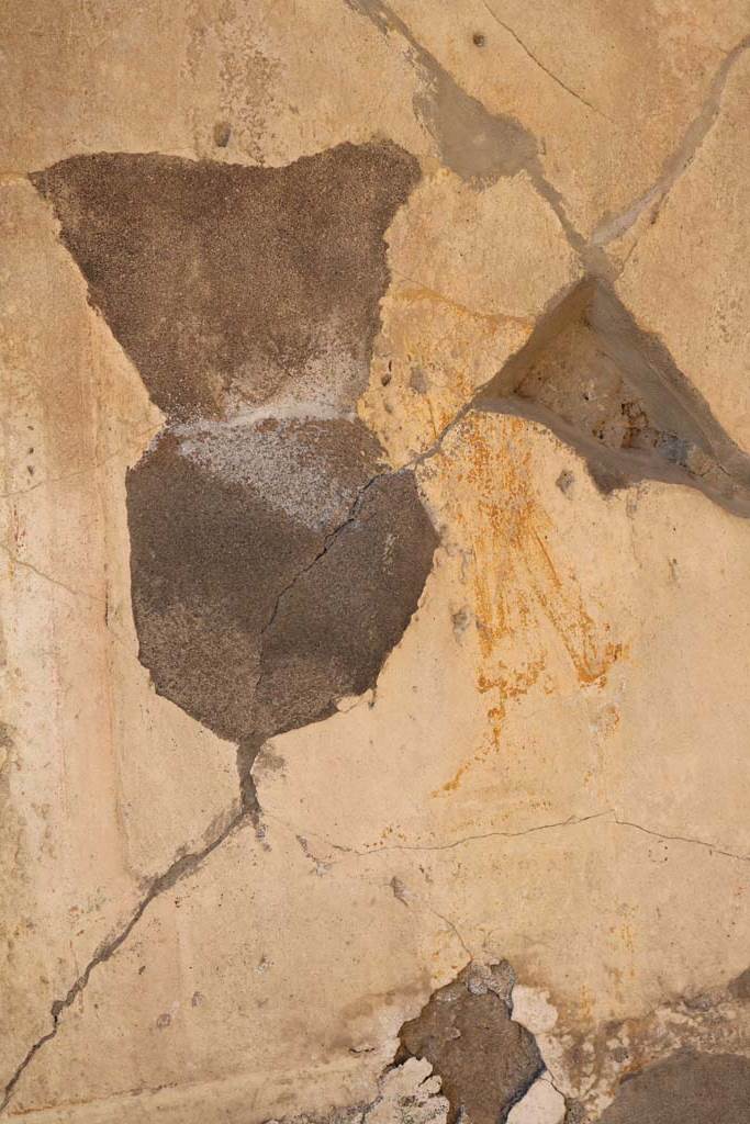 VI.1.6, Pompeii. December 2018. 
Looking towards north wall and detail of remains of central painting. Photo courtesy of Aude Durand.