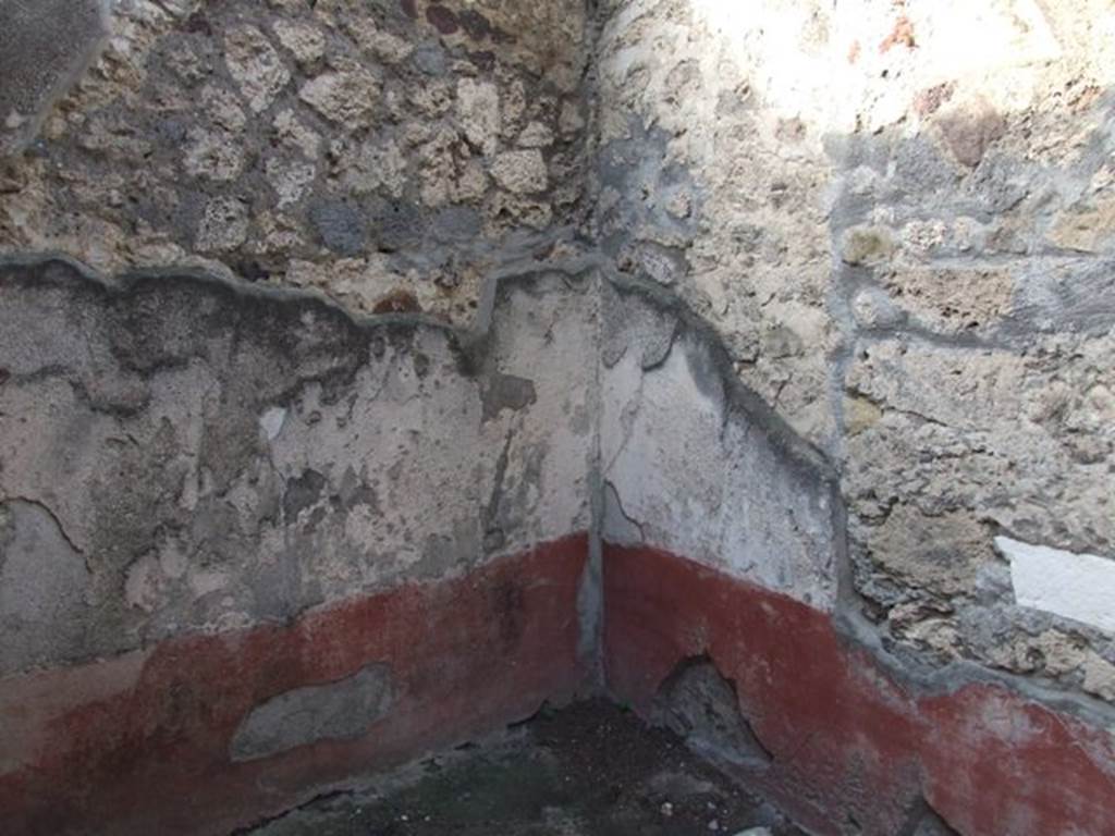 VI.1.10 Pompeii. December 2007. Room 7, north-east corner of room to west of garden on the north side.