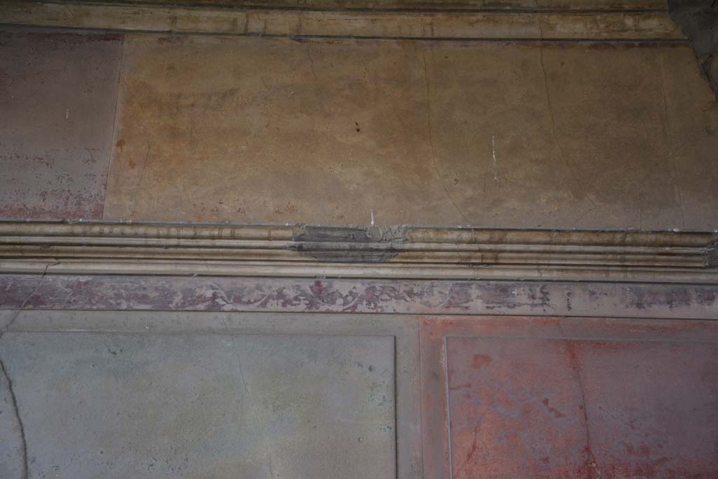 VI.2.4 Pompeii, December 2017. Detail from upper south wall towards east end.
Foto Annette Haug, ERC Grant 681269 DÉCOR.