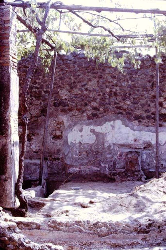 VI.2.4 Pompeii. 1970. Looking east across garden area from portico.  Photo by Stanley A. Jashemski.
Source: The Wilhelmina and Stanley A. Jashemski archive in the University of Maryland Library, Special Collections (See collection page) and made available under the Creative Commons Attribution-Non Commercial License v.4. See Licence and use details.
J70f0599
See Laidlaw, A and Stella, M.S (2014): The House of Sallust in Pompeii , Portsmouth, Rhode Island, (p. 191, S.23b, and p.201, S.29)