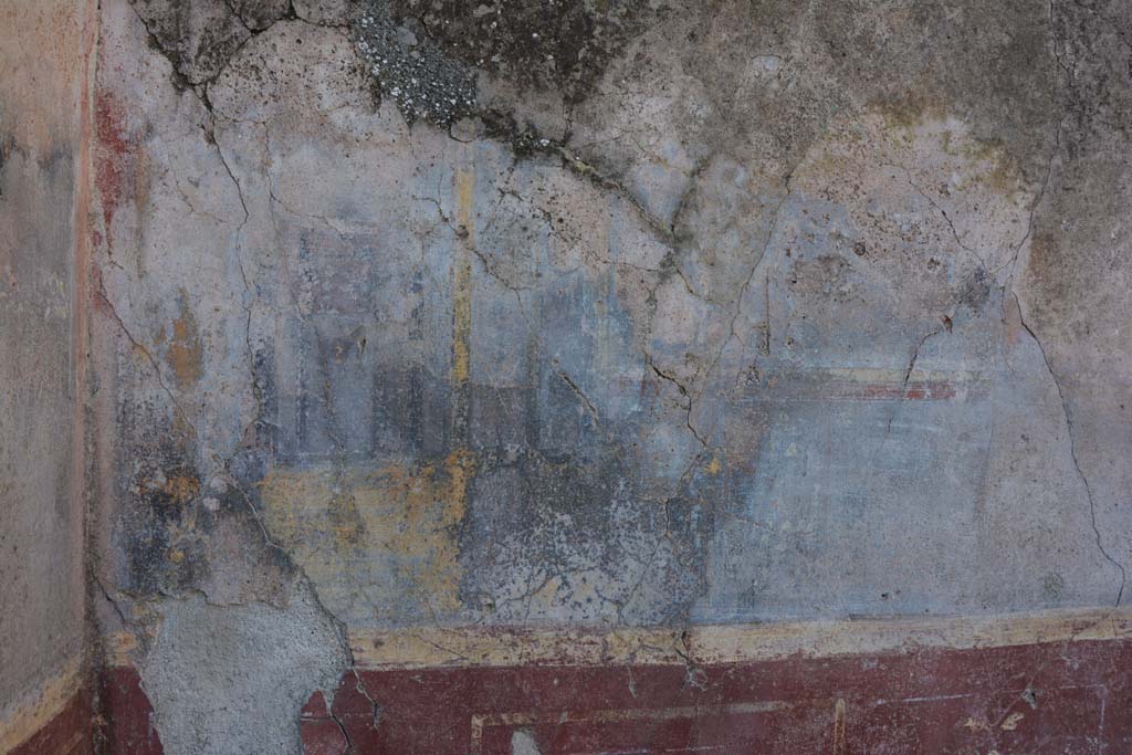 VI.2.4 Pompeii. March 2019. 
Detail of painted plaster above zoccolo on west wall in south-west corner between the diaeta and the triclinium.
Foto Annette Haug, ERC Grant 681269 DÉCOR.