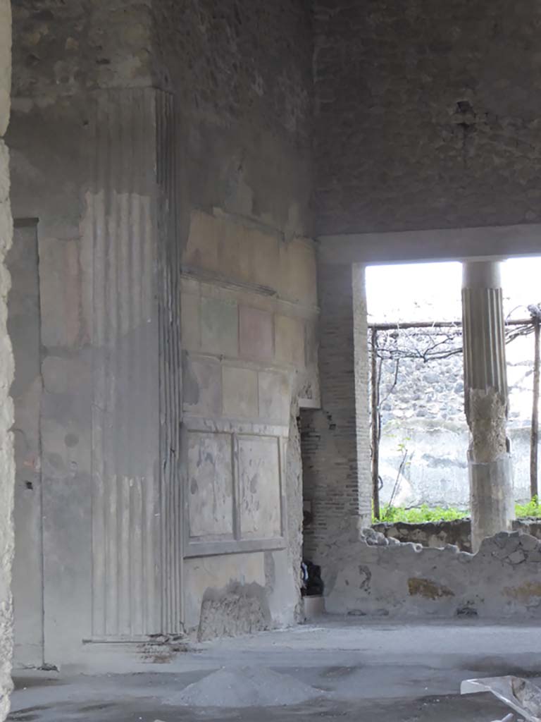 VI.2.4 Pompeii, January 2017. Looking towards north wall of tablinum, from atrium.
Foto Annette Haug, ERC Grant 681269 DÉCOR.