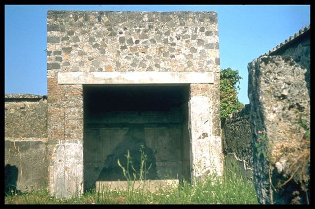 VI.2.13 Pompeii.  Tablinum.  Photographed 1970-79 by Günther Einhorn, picture courtesy of his son Ralf Einhorn.