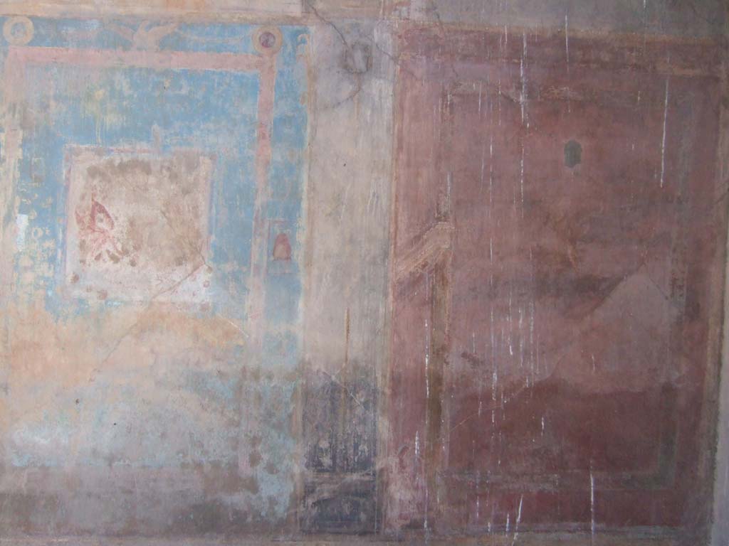 VI.2.14 Pompeii. September 2005. West wall of triclinium, north end.