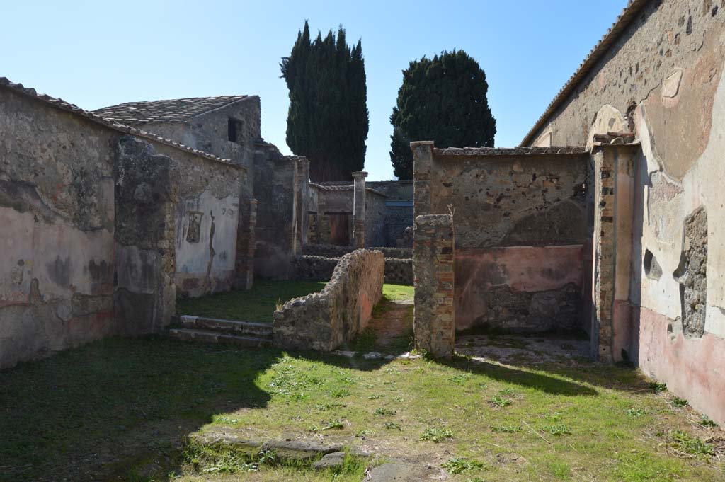 VI.2.22 Pompeii. October 2017. Looking west across impluvium in atrium.
Foto Taylor Lauritsen, ERC Grant 681269 DÉCOR.
