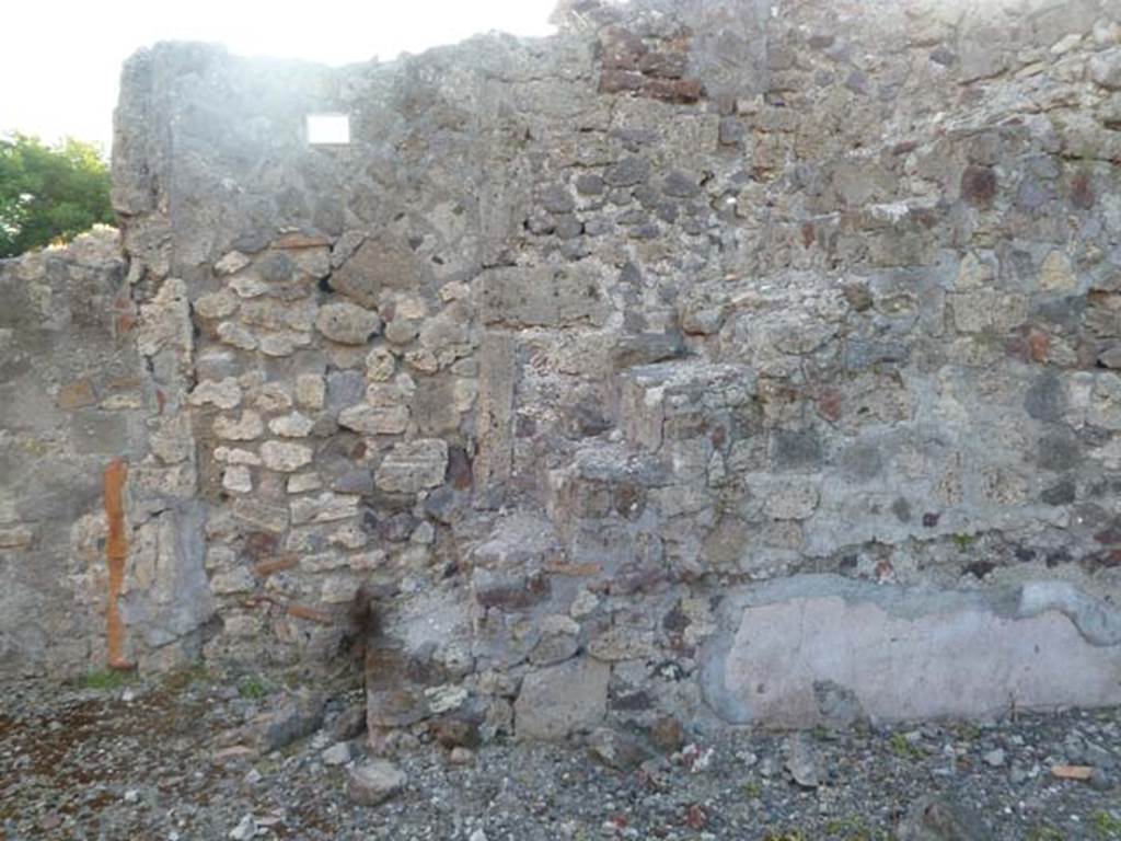 VI.2.26 Pompeii. May 2011. West wall of yard with steps.