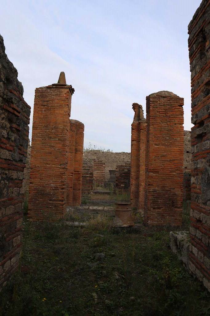 VI.3.3 Pompeii. December 2018. 
Room 1, atrium, looking east towards impluvium. Photo courtesy of Aude Durand.