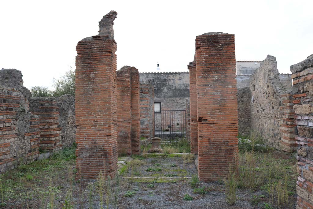 VI.3.3 Pompeii. December 2018. 
Looking west across impluvium towards entrance doorway on Via Consolare. Photo courtesy of Aude Durand.