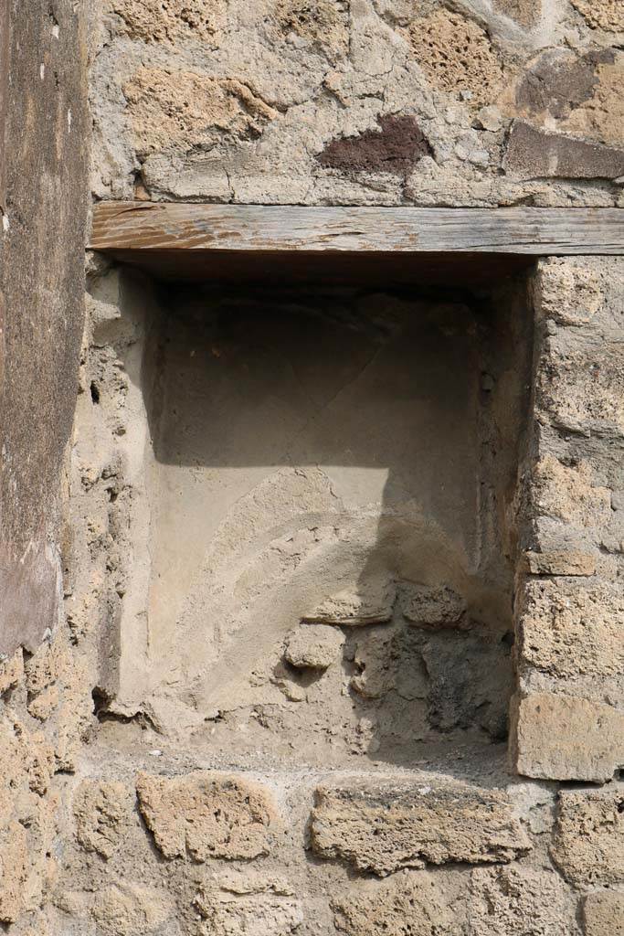 VI.3.24 Pompeii. December 2018. Niche in north wall. Photo courtesy of Aude Durand.