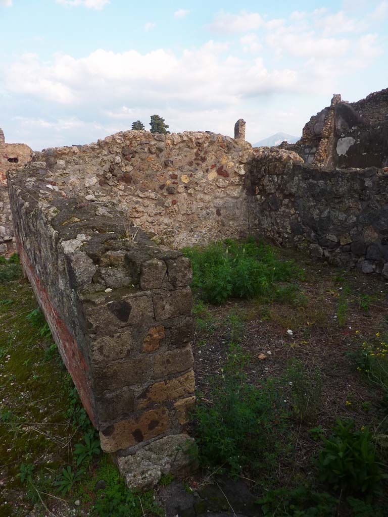 VI.5.9 Pompeii. November 2021. 
Doorway to triclinium, looking towards east wall. Photo courtesy of Hélène Dessales.