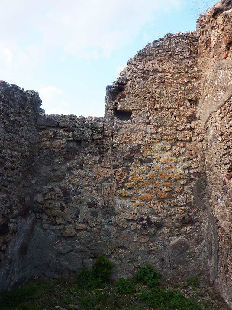 VI.5.9 Pompeii. November 2021. 
Looking towards north wall in cubiculum, on north side of entrance corridor. Photo courtesy of Hélène Dessales.