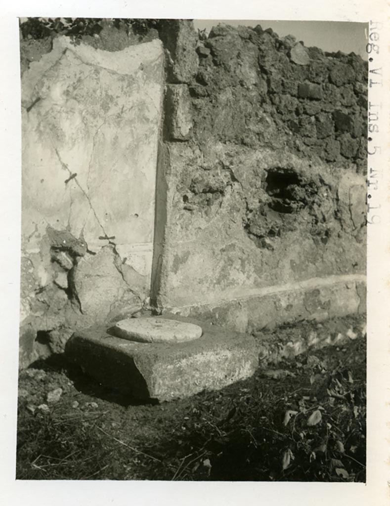 VI.5.19 Pompeii. Pre-1937-39. Identified by Warsher as VI.5.19, which is linked to VI.5.9.
Looking east along north wall. 
Photo courtesy of American Academy in Rome, Photographic Archive. Warsher collection no. 1042