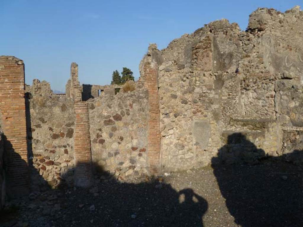 VI.5.10 Pompeii. May 2011. Room 16, looking towards east wall.