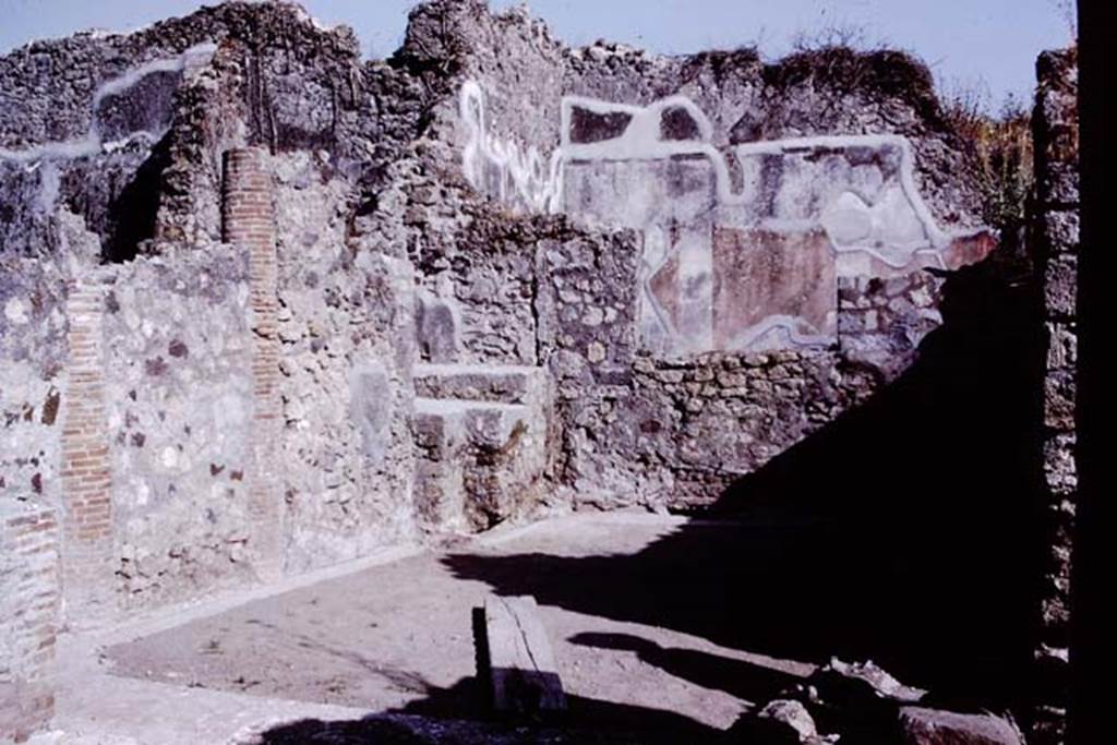 VI.5.10 Pompeii, 1978. Room 16, looking south towards window to room 10. Photo by Stanley A. Jashemski.   
Source: The Wilhelmina and Stanley A. Jashemski archive in the University of Maryland Library, Special Collections (See collection page) and made available under the Creative Commons Attribution-Non Commercial License v.4. See Licence and use details. J78f0330