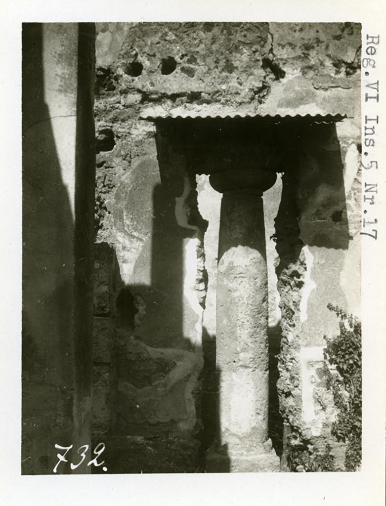 VI.5.17 Pompeii. Pre-1937-39. Ancient column built into the north wall of the atrium area.
Photo courtesy of American Academy in Rome, Photographic Archive. Warsher collection no. 732.