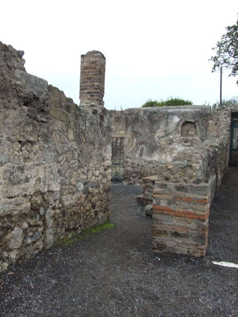 VI.6.1 Pompeii. December 2007. Doorway to room 16. Kitchen area in north-west corner of peristyle.