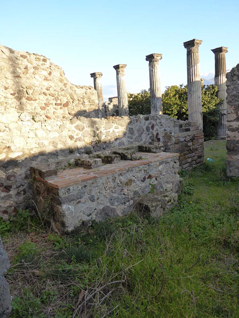 VI.6.1 Pompeii. January 2017. Room 16, looking east across reconstructed hearth in kitchen.
Foto Annette Haug, ERC Grant 681269 DÉCOR.