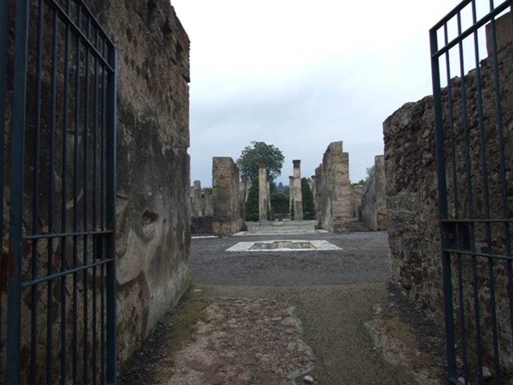 VI.6.1 Pompeii. December 2007. Looking north along entrance corridor or fauces.
For an Essay on the structure of the foundations of this house, 
see Maiuri in Notizie degli Scavi, 1944-45, (p.141-143).