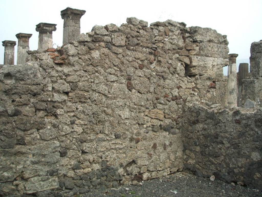 VI.6.14 Pompeii. May 2005. Rear room, south-east corner. According to Eschebach this was a triclinium with a window onto the cubiculum of VI.6.1.
See Eschebach, L., 1993. Gebäudeverzeichnis und Stadtplan der antiken Stadt Pompeji. Köln: Böhlau. (p.175) According to Fiorelli, this rear room served as a dormitory. See Pappalardo, U., 2001. La Descrizione di Pompei per Giuseppe Fiorelli (1875). Napoli: Massa Editore. (p.56)