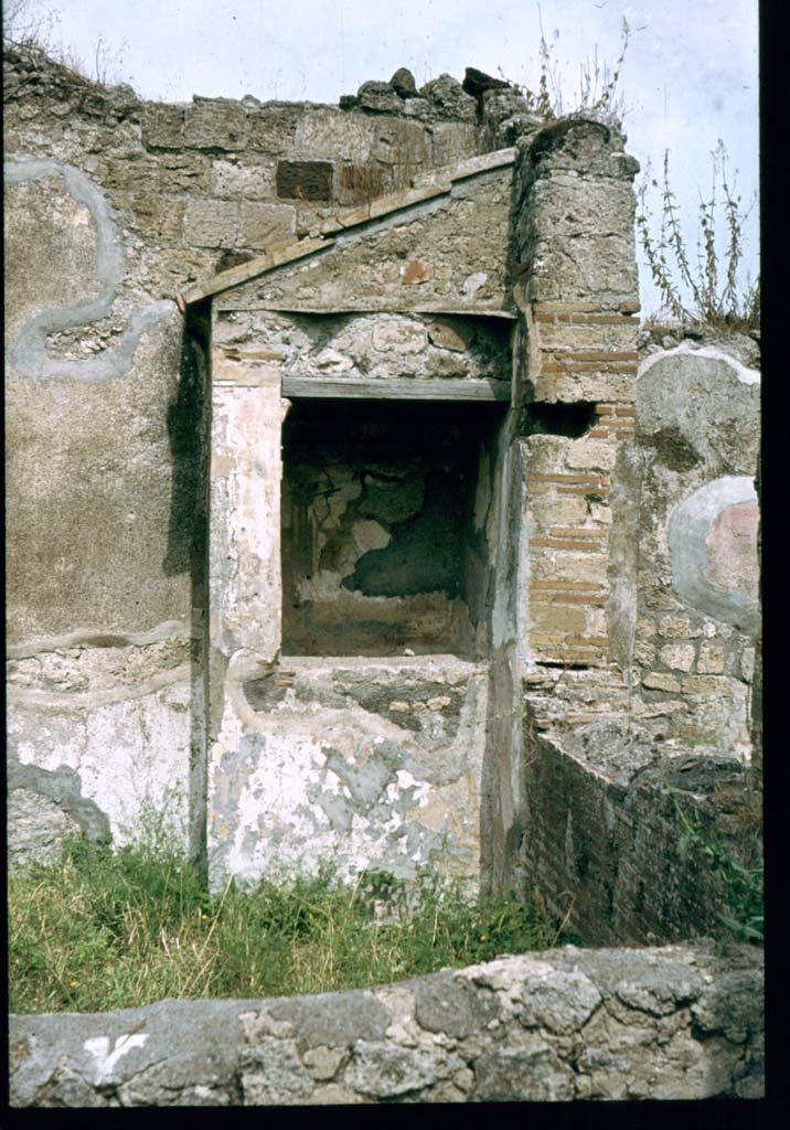 VI.7.6 Pompeii. Lararium.
Photographed 1970-79 by Günther Einhorn, picture courtesy of his son Ralf Einhorn.