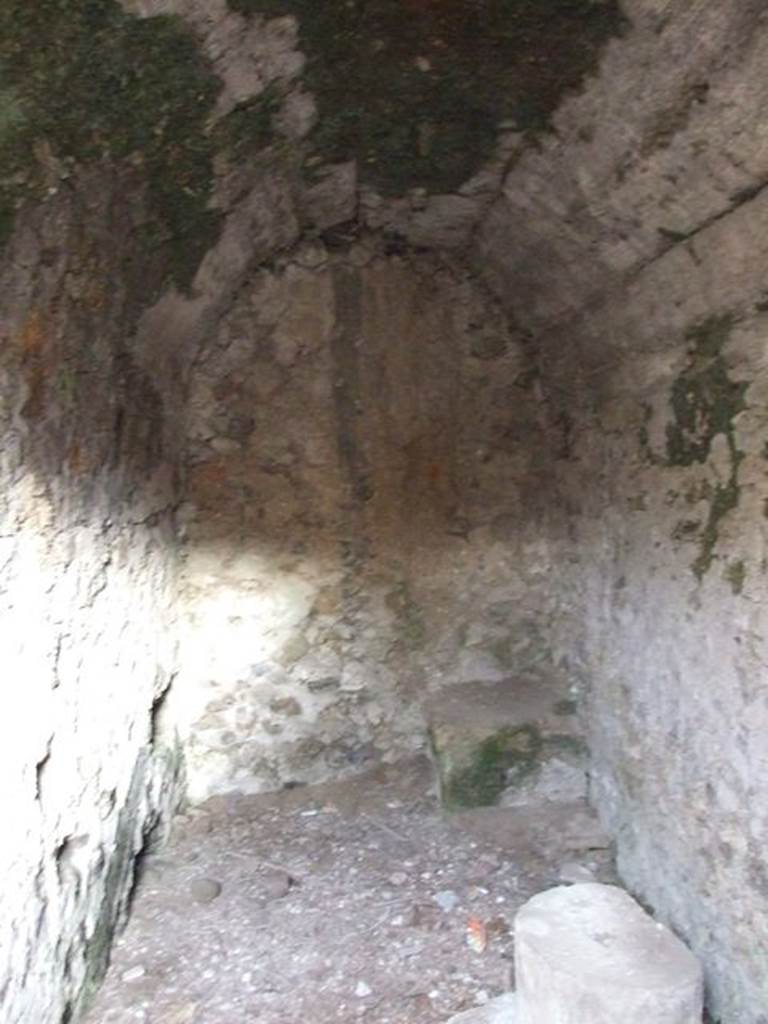 VI.7.20 Pompeii.  December 2006.  Latrine at end of Corridor.