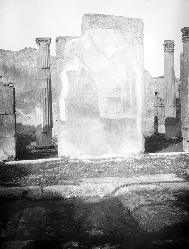 VI.7.20 Pompeii. W.1221. North wall of atrium.
Photo by Tatiana Warscher. Photo © Deutsches Archäologisches Institut, Abteilung Rom, Arkiv.