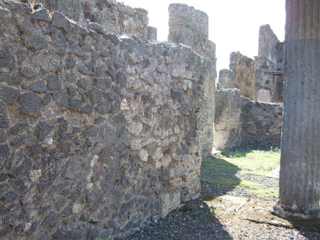 VI.7.21 Pompeii.  South wall of vestibule.
