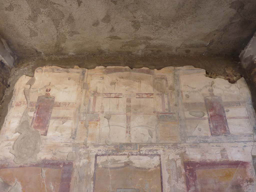VI.7.23 Pompeii. October 2014. Upper south wall of tablinum.
Foto Annette Haug, ERC Grant 681269 DÉCOR.
