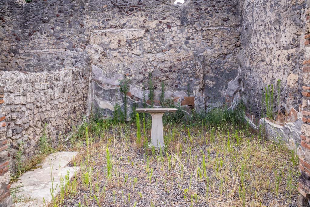 VI.7.23 Pompeii. July 2021. 
Looking west across triclinium with beautiful opus sectile flooring, on left. Photo courtesy of Johannes Eber.