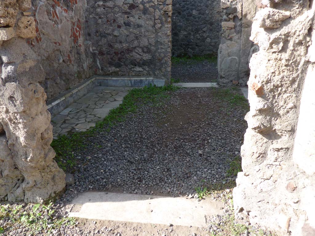 VI.7.23 Pompeii. October 2014. Looking west to doorway to room with window overlooking garden.
Foto Annette Haug, ERC Grant 681269 DÉCOR.
