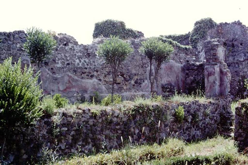 VI.7.23 Pompeii. 1972. Looking towards east side and south-east corner, with steps up to house, on right. Photo by Stanley A. Jashemski. 
Source: The Wilhelmina and Stanley A. Jashemski archive in the University of Maryland Library, Special Collections (See collection page) and made available under the Creative Commons Attribution-Non Commercial License v.4. See Licence and use details. J72f0179