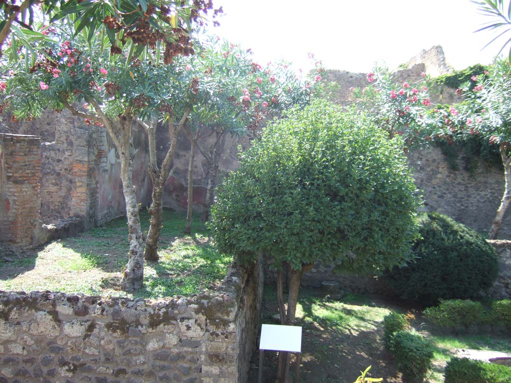 VI.7.23 Pompeii. September 2005. Looking west across garden.